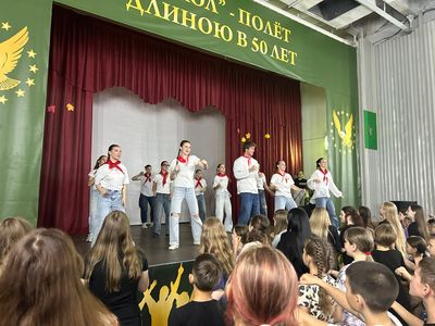 Музыкальное выступление вожатых
