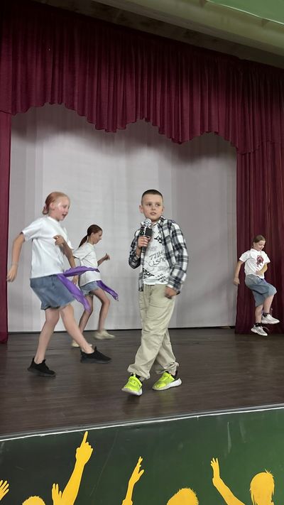 Танцевальный номер на концерте