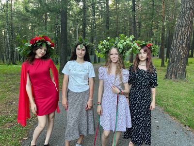Традиционные хороводы участников