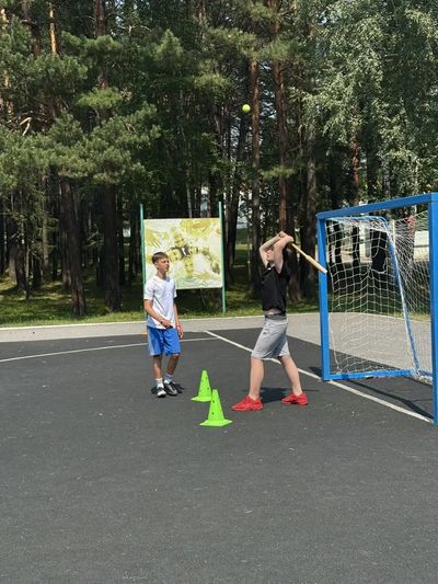 Команда выходит на поле