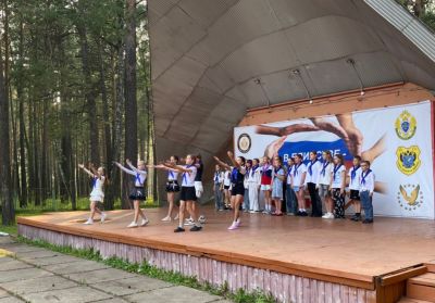 Яркое выступление участников музыкального фестиваля