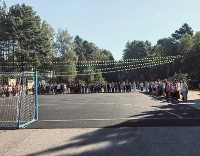Награждение победителей «Весёлых стартов» на утренней линейке