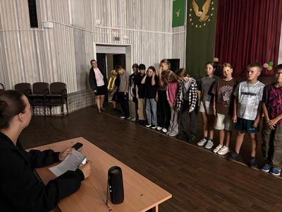 Отряд выполняет задание квеста «Семь-Я»